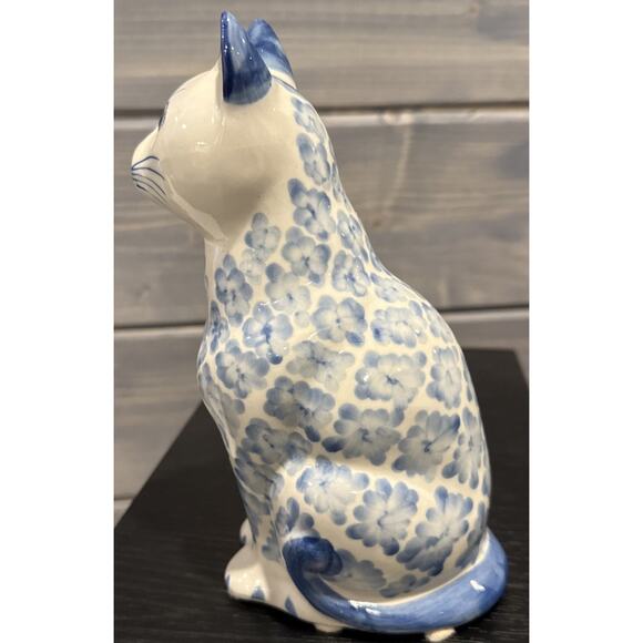 Vintage Blue & White Ceramic Cat Figurine Floral Pattern Made in Thailand - Picture 3 of 9